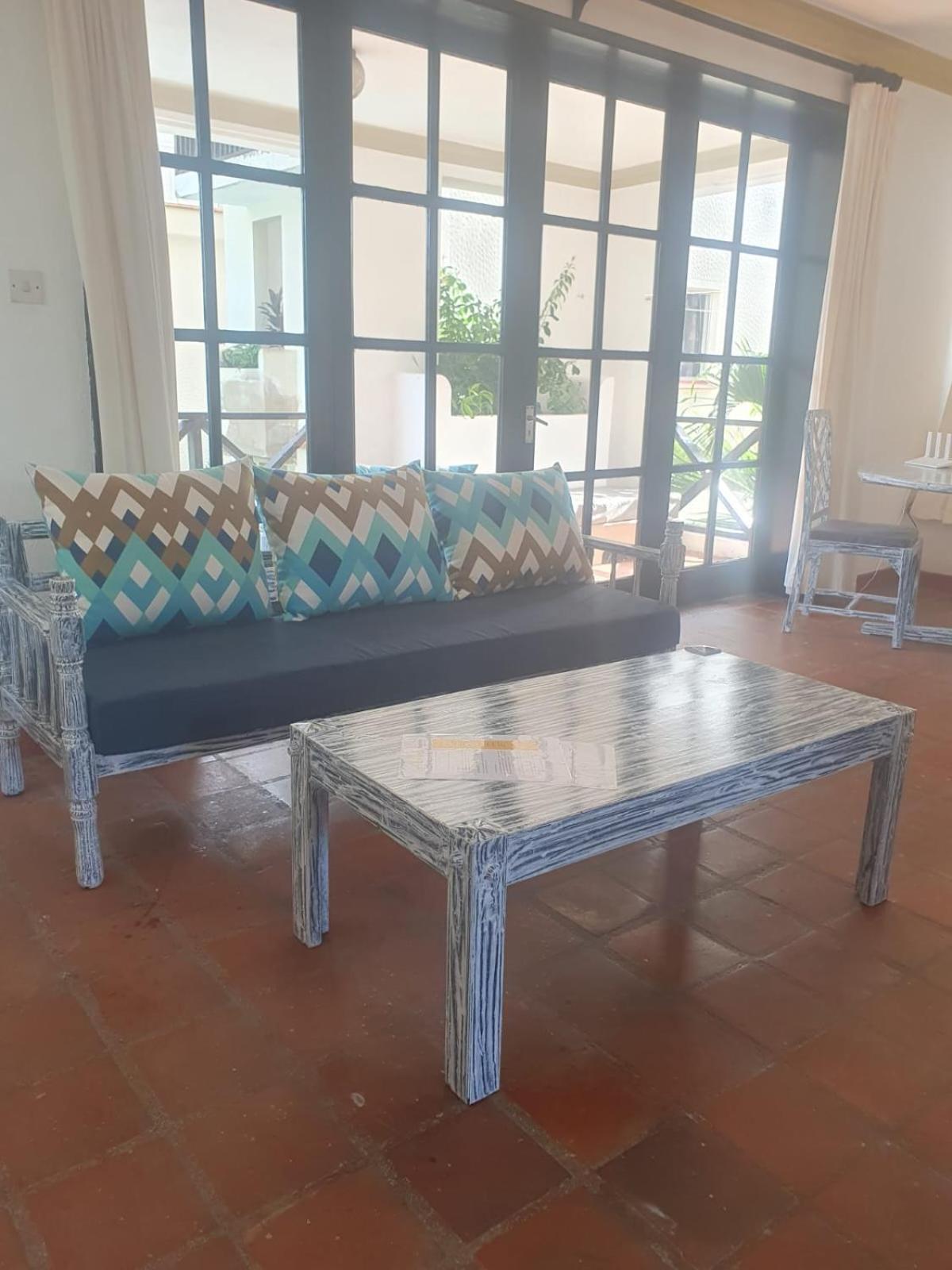 Wayside Beach Apartments Diani Beach Εξωτερικό φωτογραφία